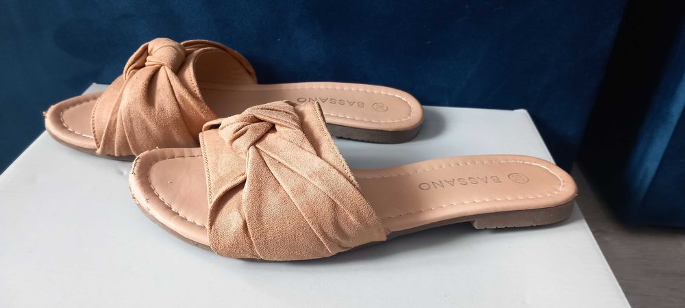 CCC Bassano klapki rozm. 36 beżowe zamsz