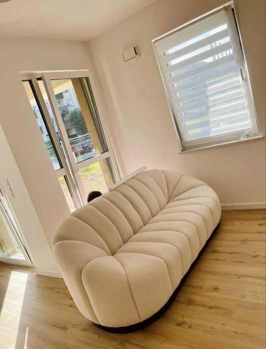 Kremowa sofa AGATA MEBLE