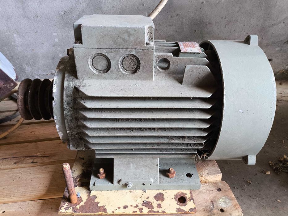 Motor EFACEC Trifásico 380V 5.5KW 12.8A