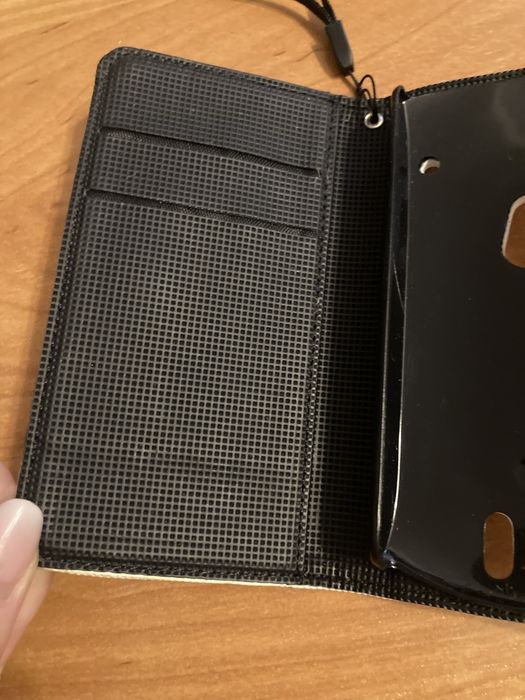 Białe Etui na telefon zapięcie magnetyczne