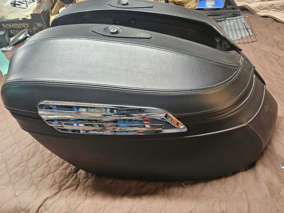 Yamaha XV 1900 Kufry motocyklowe, plus stelaż.