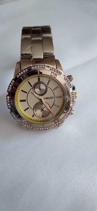 Damski zegarek na bransoletce