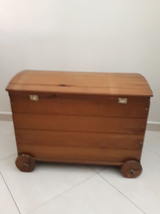 Arca, baú em madeira