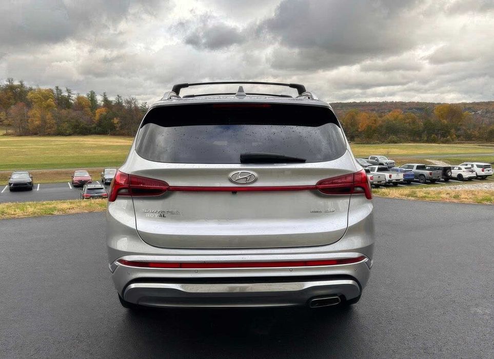 Hyundai Santa Fe      2024