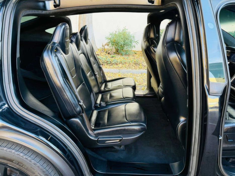 Tesla Model X 75D      2017