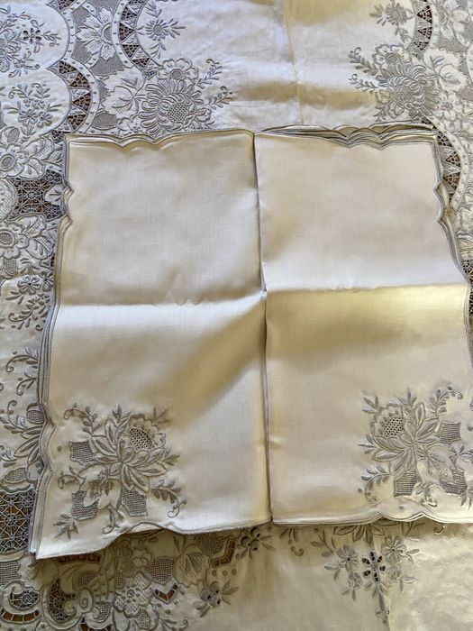 Toalha de Mesa Bordado da Madeira