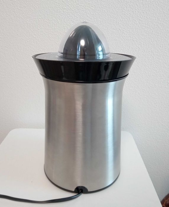 Соковижималка для цитрусових Russell Hobbs