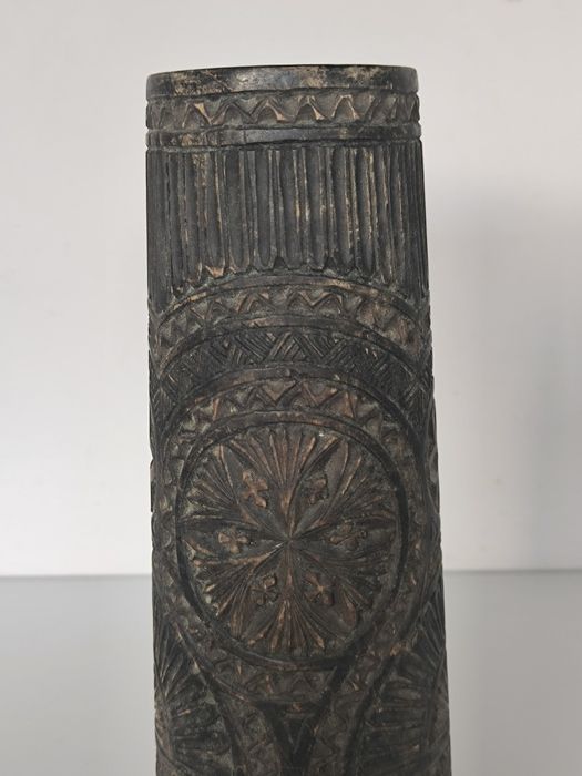 Przedwojenny wazon drewniany rzeźbiony Huculski Hucuł