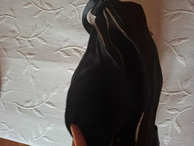 Mala preta da paco martinez com dois fechos