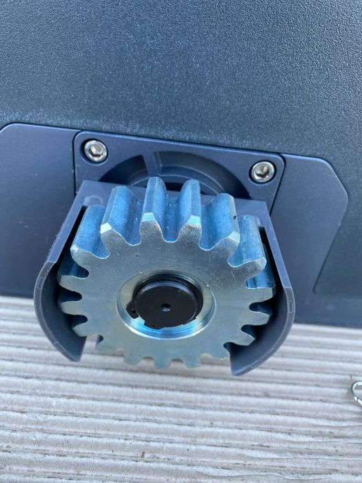 Автоматика на відкатні ворота, Привід для воріт, Мотор на ворота