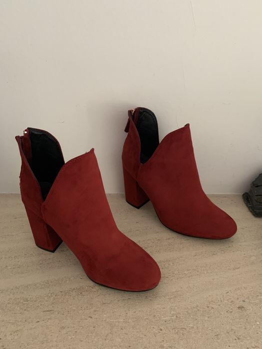 New Boots with Bordeaux-Colored Zip, Size 36, Peach Skin