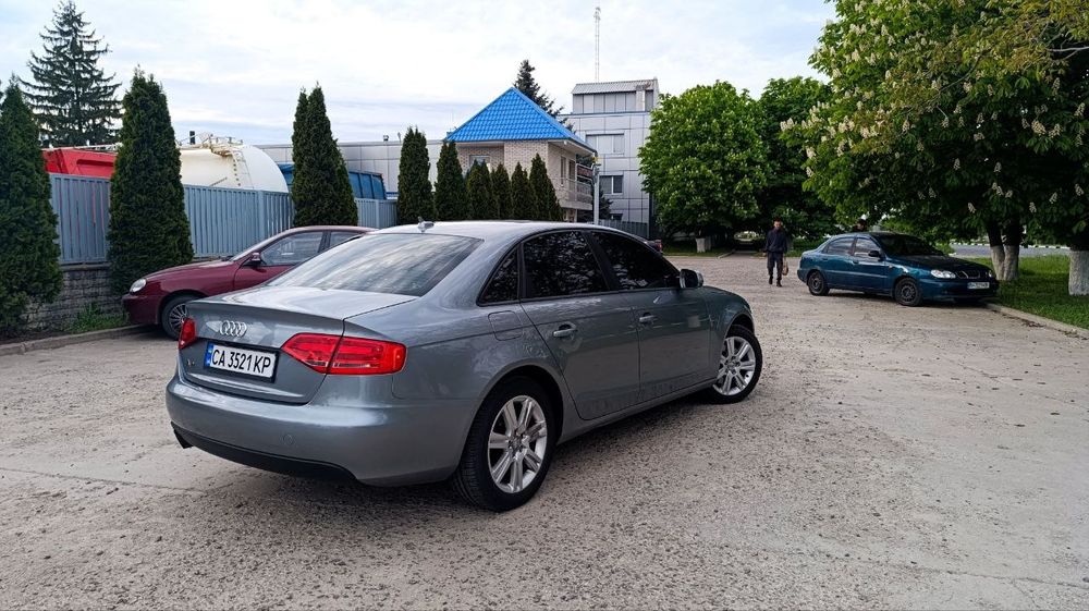 ПРОДАМ Audi A4B8   2.0TFSI