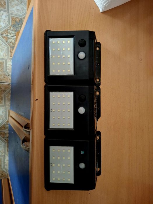 Світильник LED на сонячних батареях