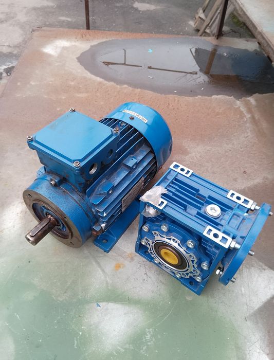 Мотор редуктор 1.5 кВт