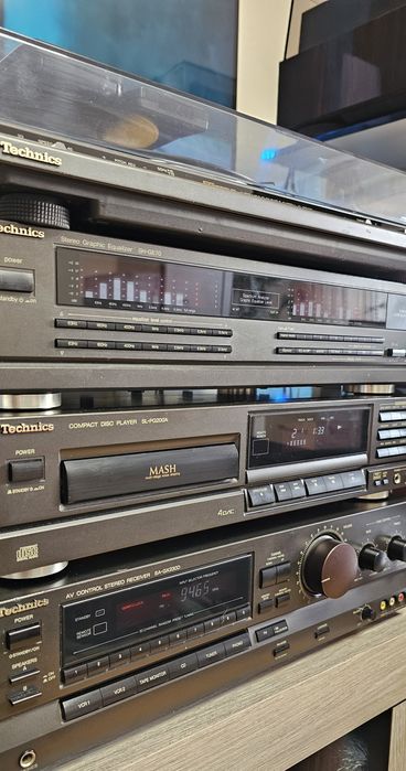 Technics zestaw audio 4-komponentowy, gramofon, piloty bdb. stan