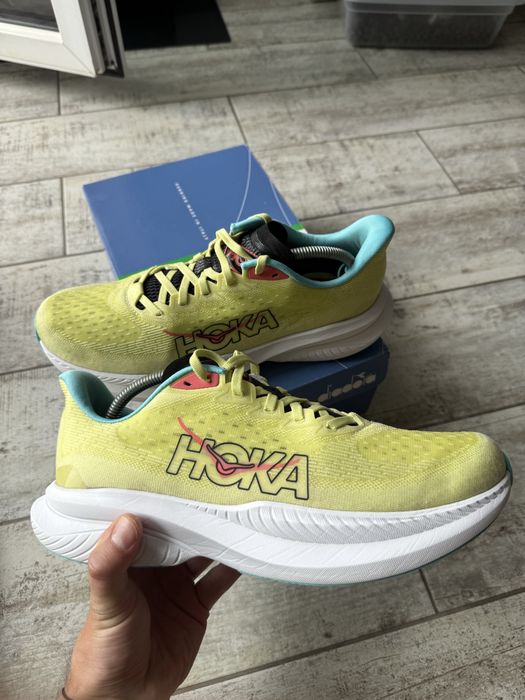 Hoka Mach 6 r. 44 Yuzu yellow