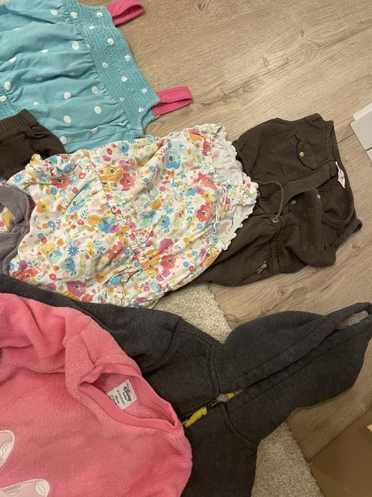 Zestaw ubranek dla dziewczynki 98