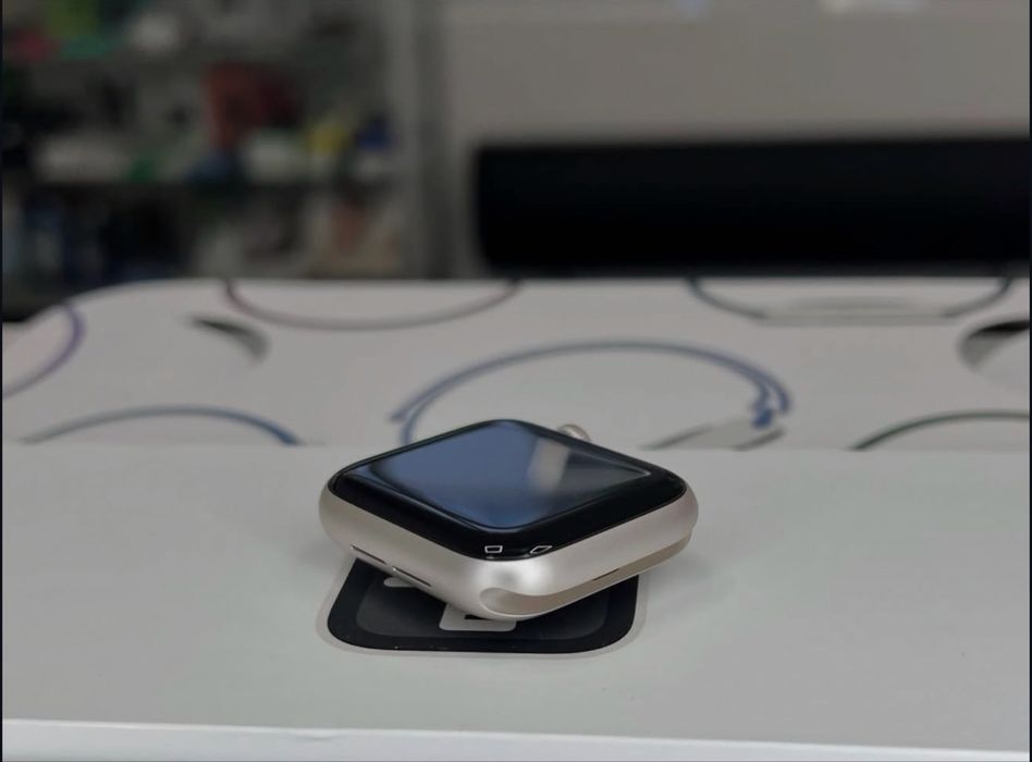 Apple Watch SE 2 40mm Strarlight новий open box