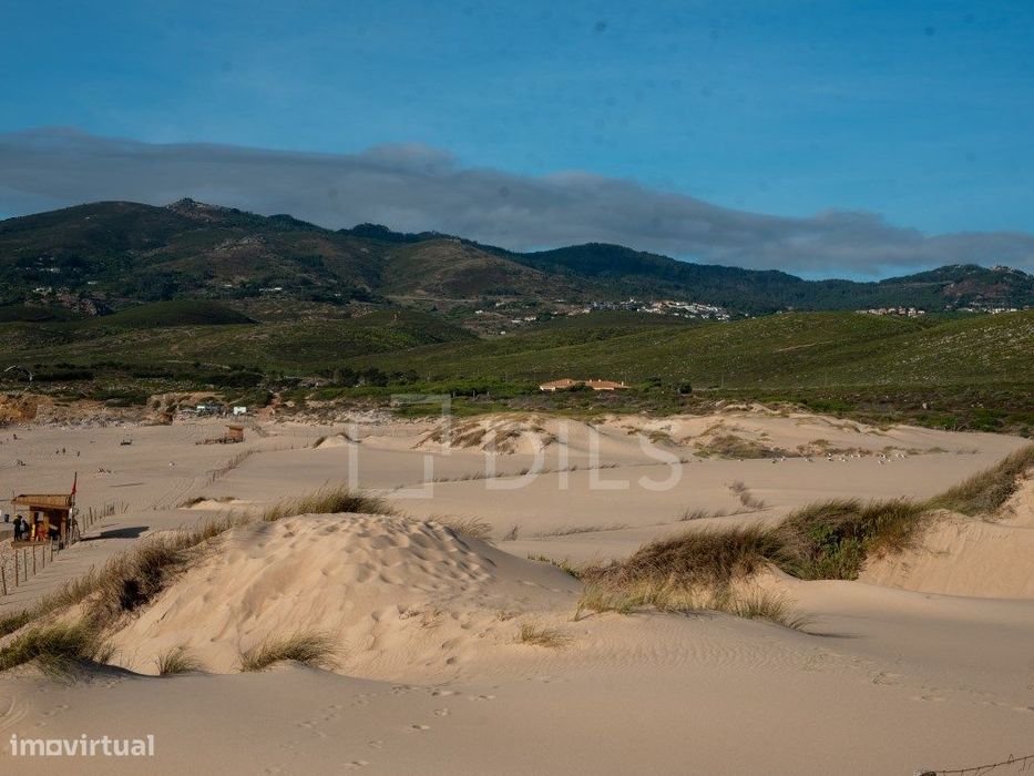 Moradia T4 Cascais e Estoril, em construção com amplo terreno