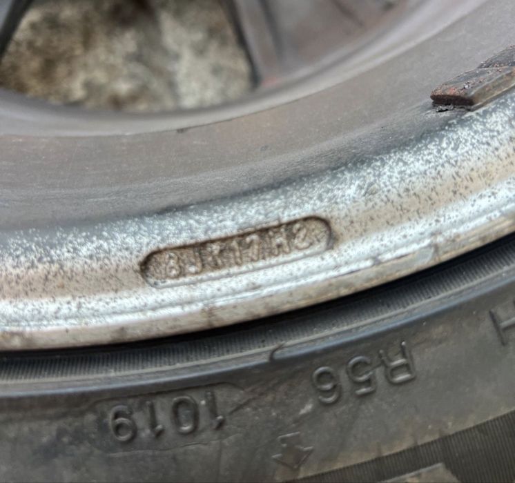 OZ Racing 17” 5x120 8J ET35 + opony 225/45 R17