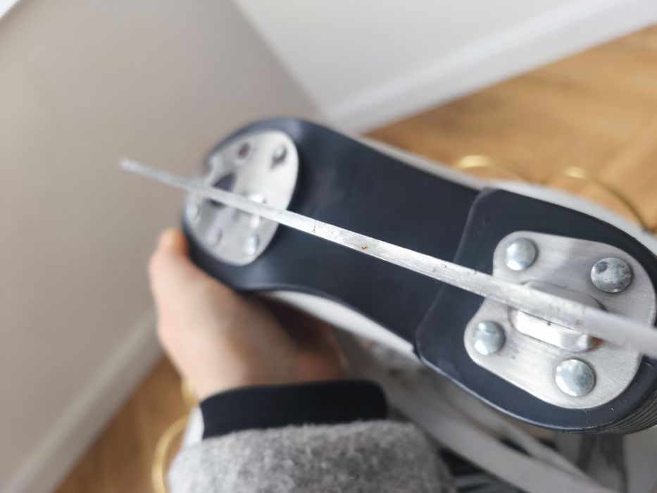 Łyżwy białe figurowe baletki Broyx rozm 35 dł. 22 cm stopa