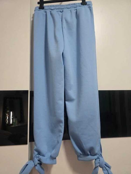 Spodnie na gumce rozmiar L/XL baby blue
