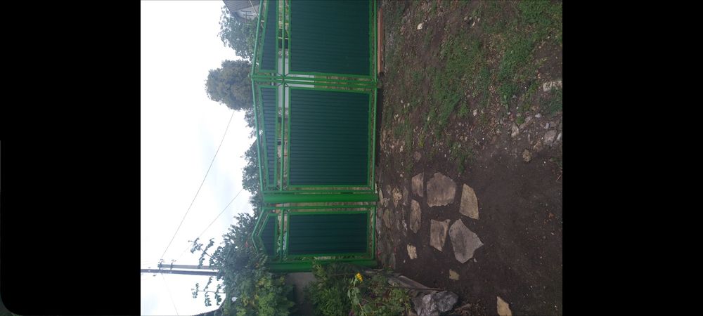 Продам хату з землею .