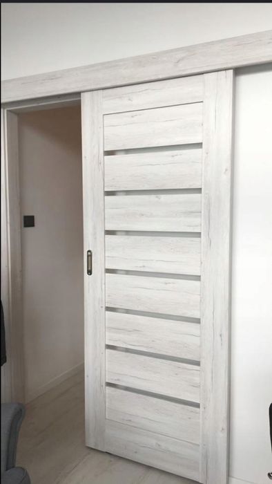 Drzwi wewnętrzne Minoris Silver i Alicia Silver plus oscieznice Nowe