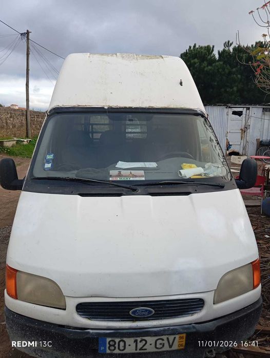 Vendo ford transito com poucos quilómetros