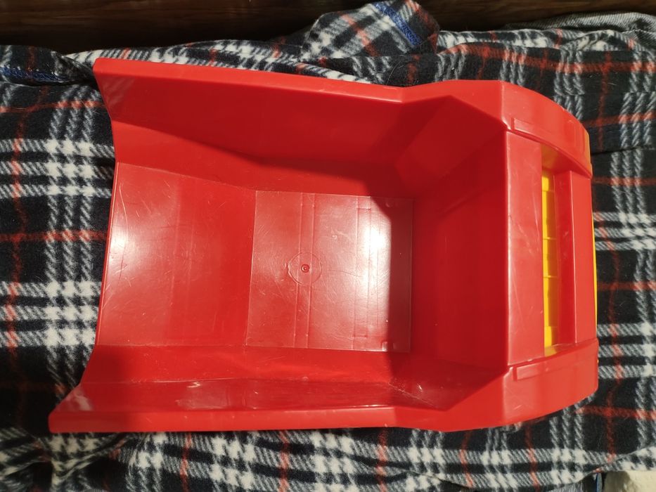 Самосвал  вантажівка велика машина  з откидним кузовом