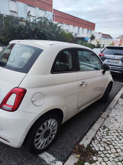 Fiat 500 1.2 com tecto panorâmico
