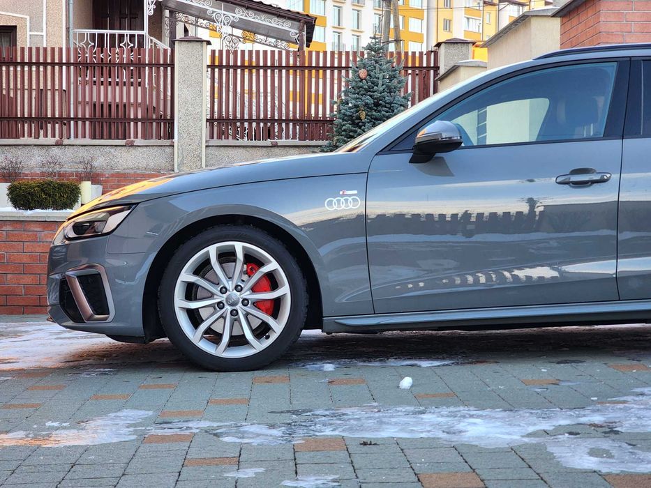Audi A4 B9.5 2020 | 2.0 TDI 190 к.с | LED, PANO, S-LINE, VEBASTO, R18