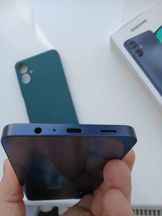 Samsung galaxy a06 4/128gb стан нового