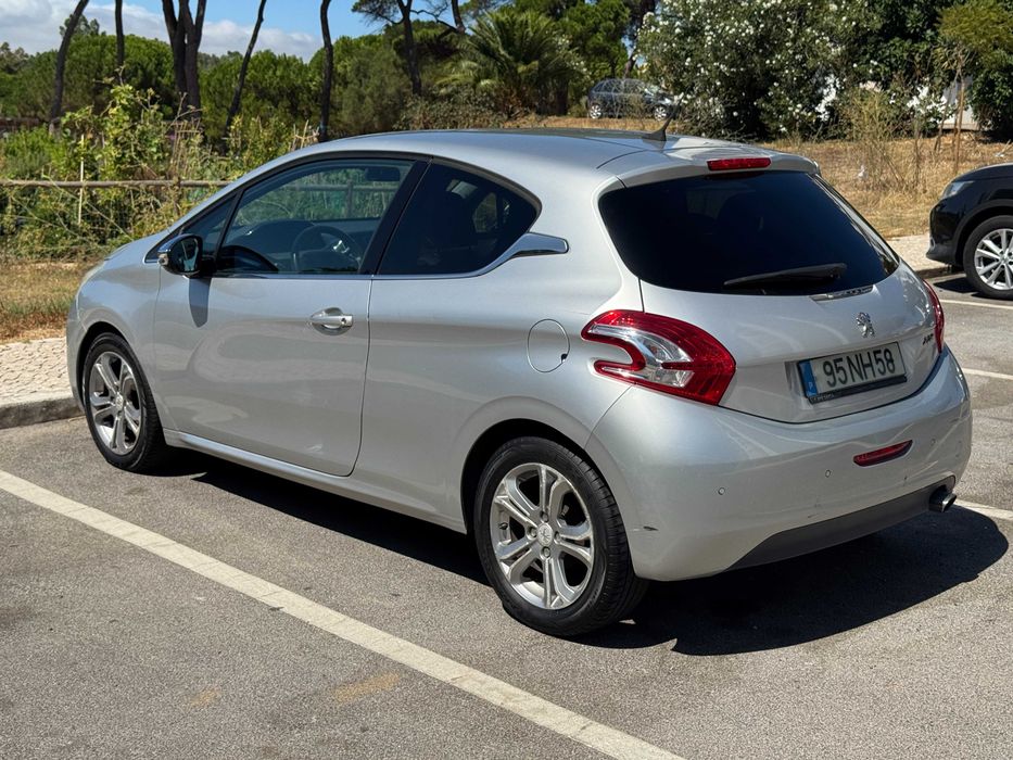 Peugeot 208 1.2VTi Alure 3p