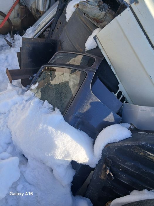 Ляда  гольф 3 кришка задня скло