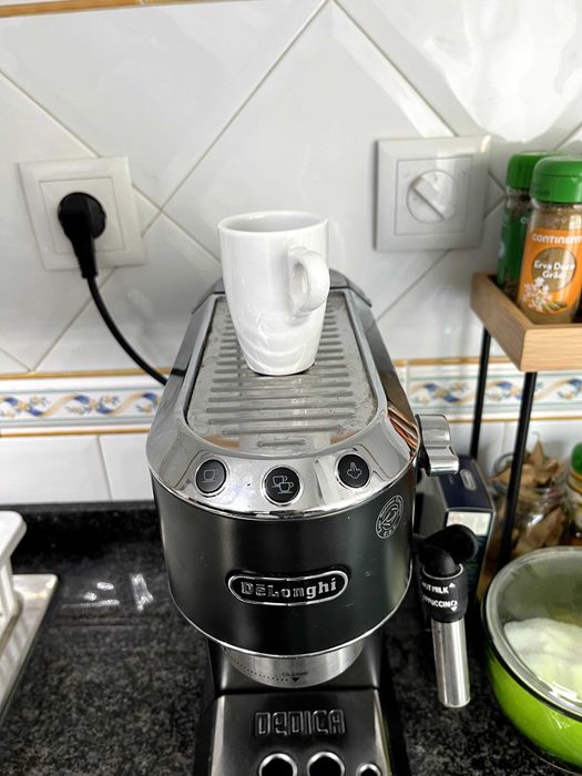 Máquina de Café DELONGHI EC 695.M 15 bar Café moído (com pouco uso) + Acessórios