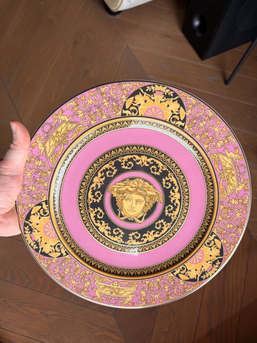 Rosenthal x Versace Medusa Pink – Exclusively Made for Donatella Versace | Kolekcjonerski Talerz