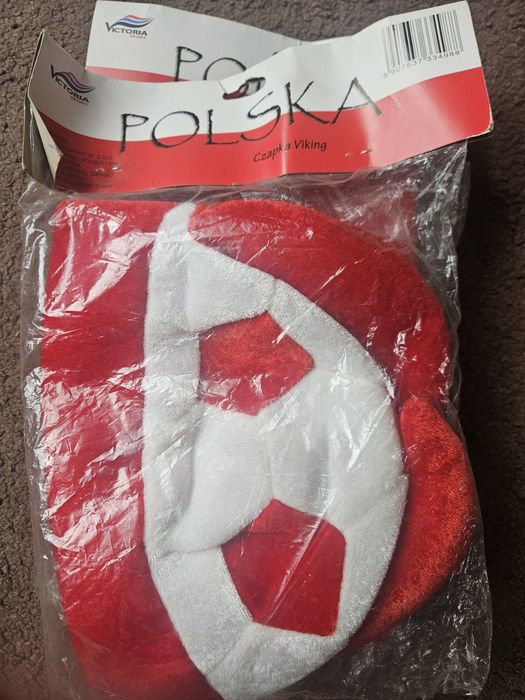 Czapka kibica z rogami