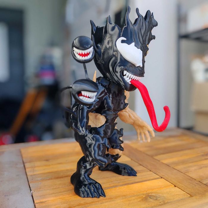 Figure Groot x Venom (Custom) – Pintado à Mão