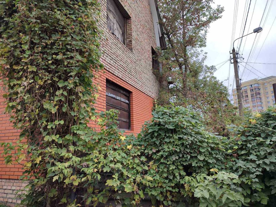 Алматинська  будинок (Люботинський провулок,4)  ,Дарниця