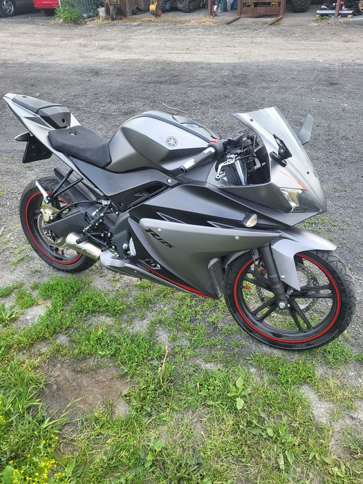 Yamaha yzf-r 125 MATTE GREY !