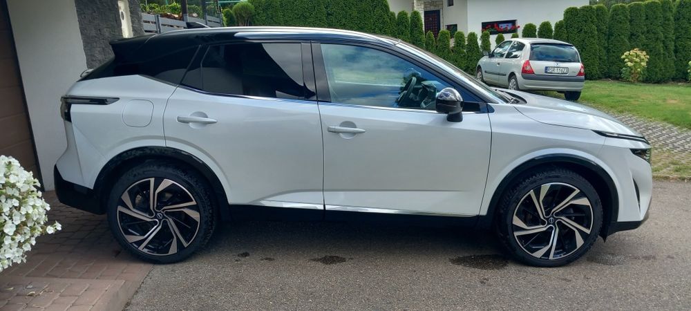 Śliczny Nissan Qashqai 1.3 DIG-T MHEV Xtronic Tekna+