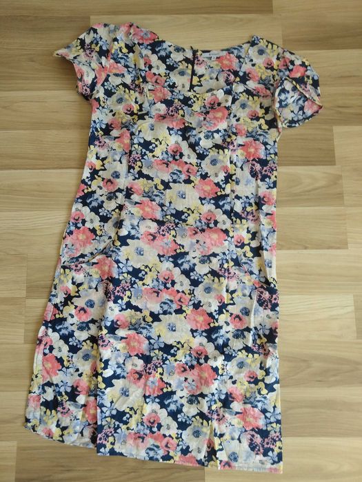 Sukienka w kwiaty