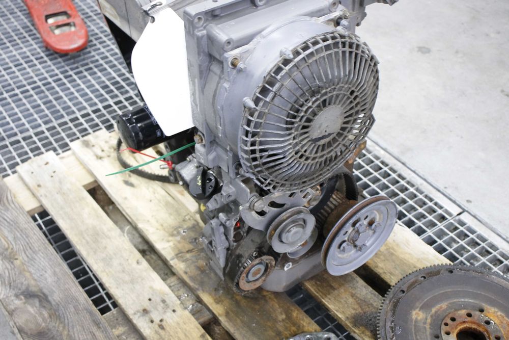 Silnik blok głowica cześci pompa deutz f2l1011f walec bomag atlas