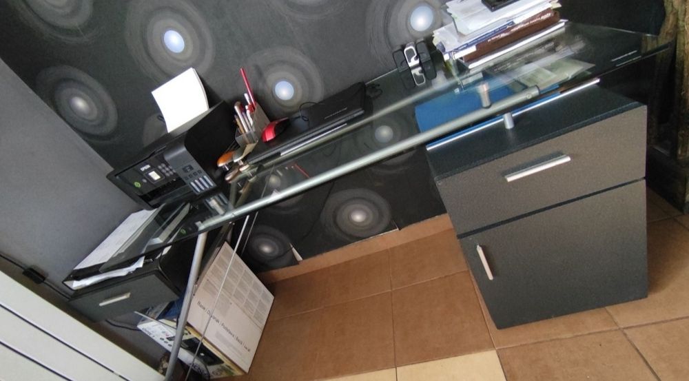 Loft Szklane firmowe biurko grafit metal