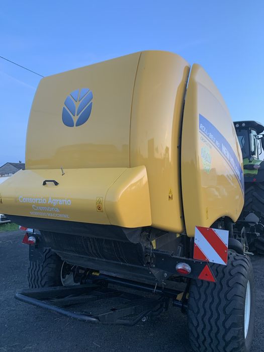 Prasa new holland 180
