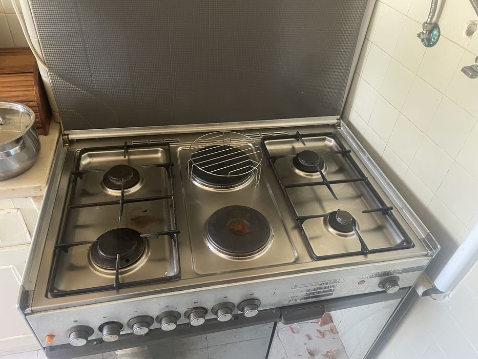Fogão de 6 boca funciona perfeitamente