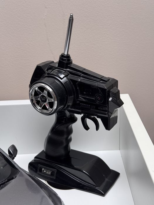 Машинка на радіоуправлінні