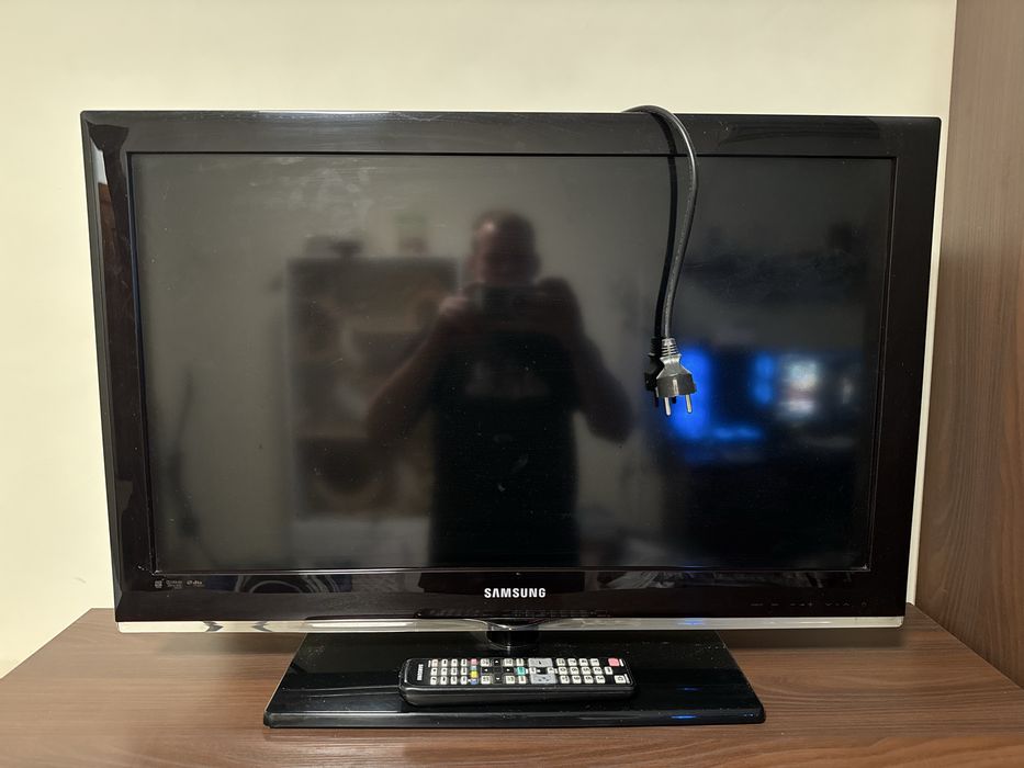 Продам телевізор Samsung 32" Full HD
