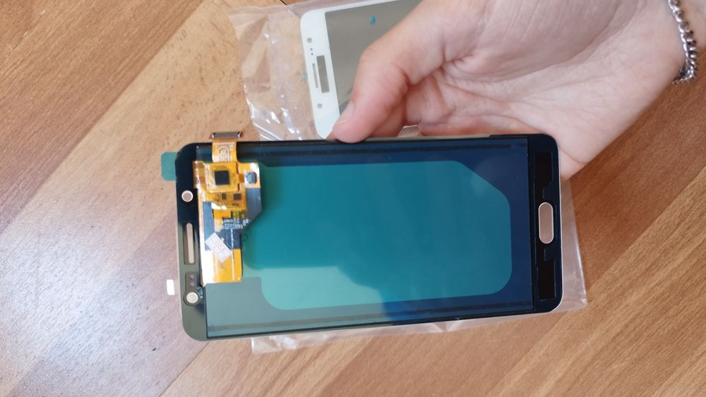 Display para Samsung J5